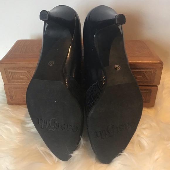 East 5th classic black moderate heel pump reptile embossed cross toe detail 7 - Picture 8 of 8